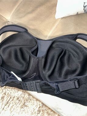 Brooks Black High-Support Underwire Sports Bra